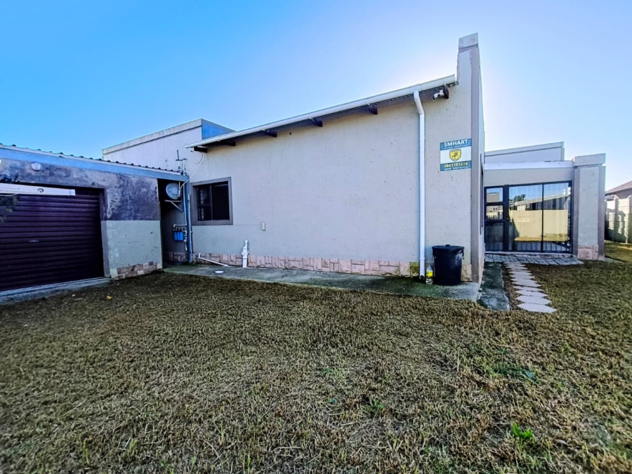 3 Bedroom Property for Sale in Wavecrest Eastern Cape